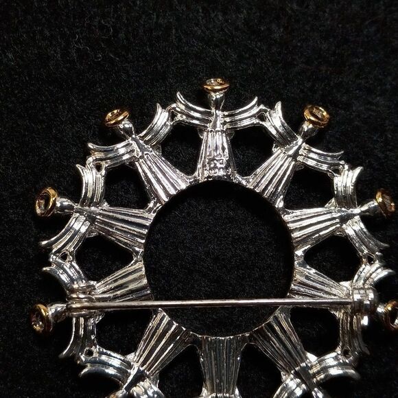 Vintage 2002 Avon Angles of Harmony Circle Wreath Brooch Cottagecore - Picture 4 of 5